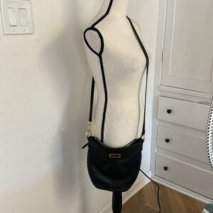 B Makowsky black pebbled leather crossbody bag